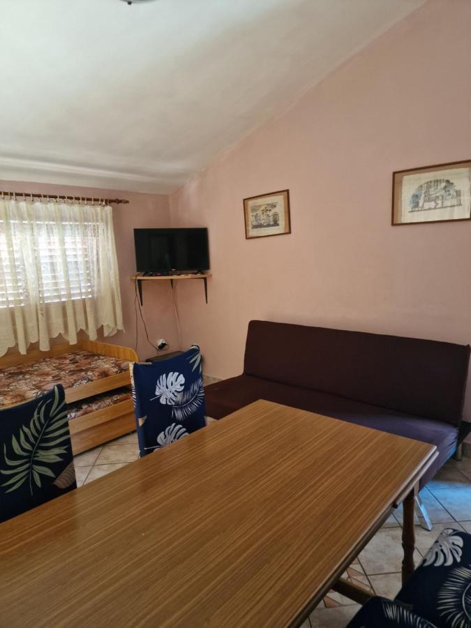 ויר Apartmani Vesna מראה חיצוני תמונה